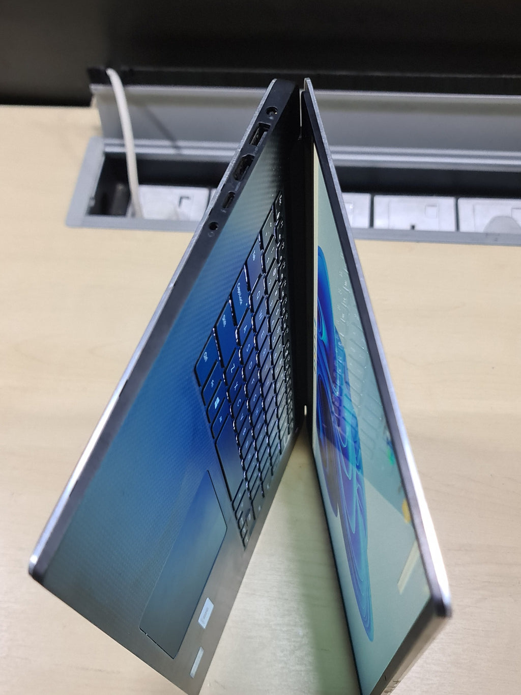 [Refurbished] Dell Precision 5530, 5520, 5550 Nvidia Quadro 4GB DDR5 Gaming Laptop