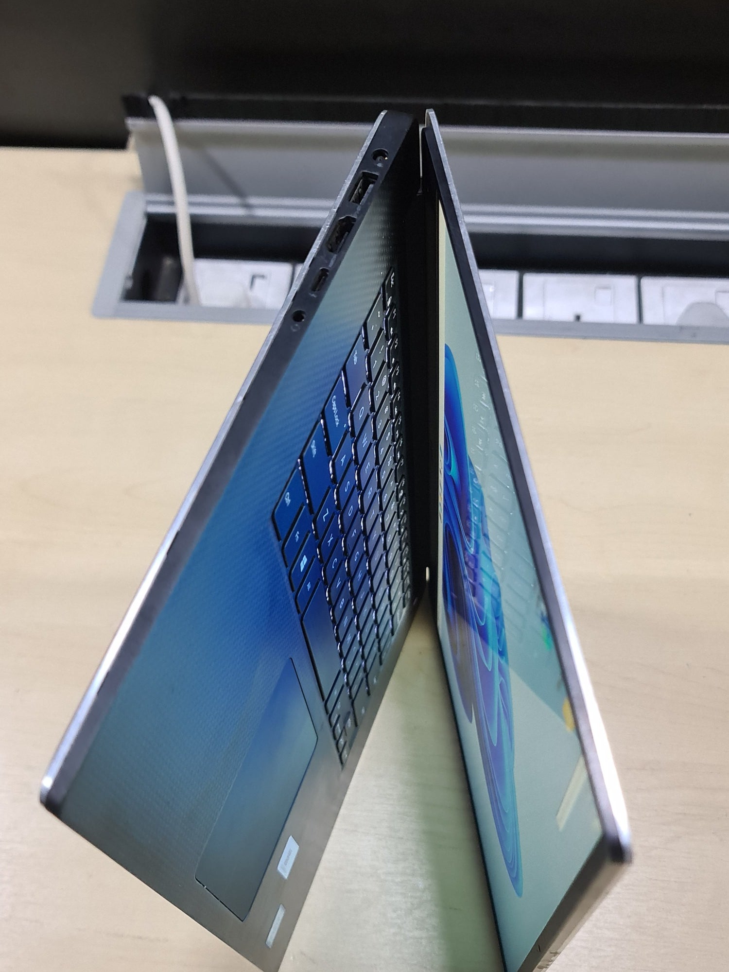 [Refurbished] Dell Precision 5530, 5520, 5550 Nvidia Quadro 4GB DDR5 Gaming Laptop