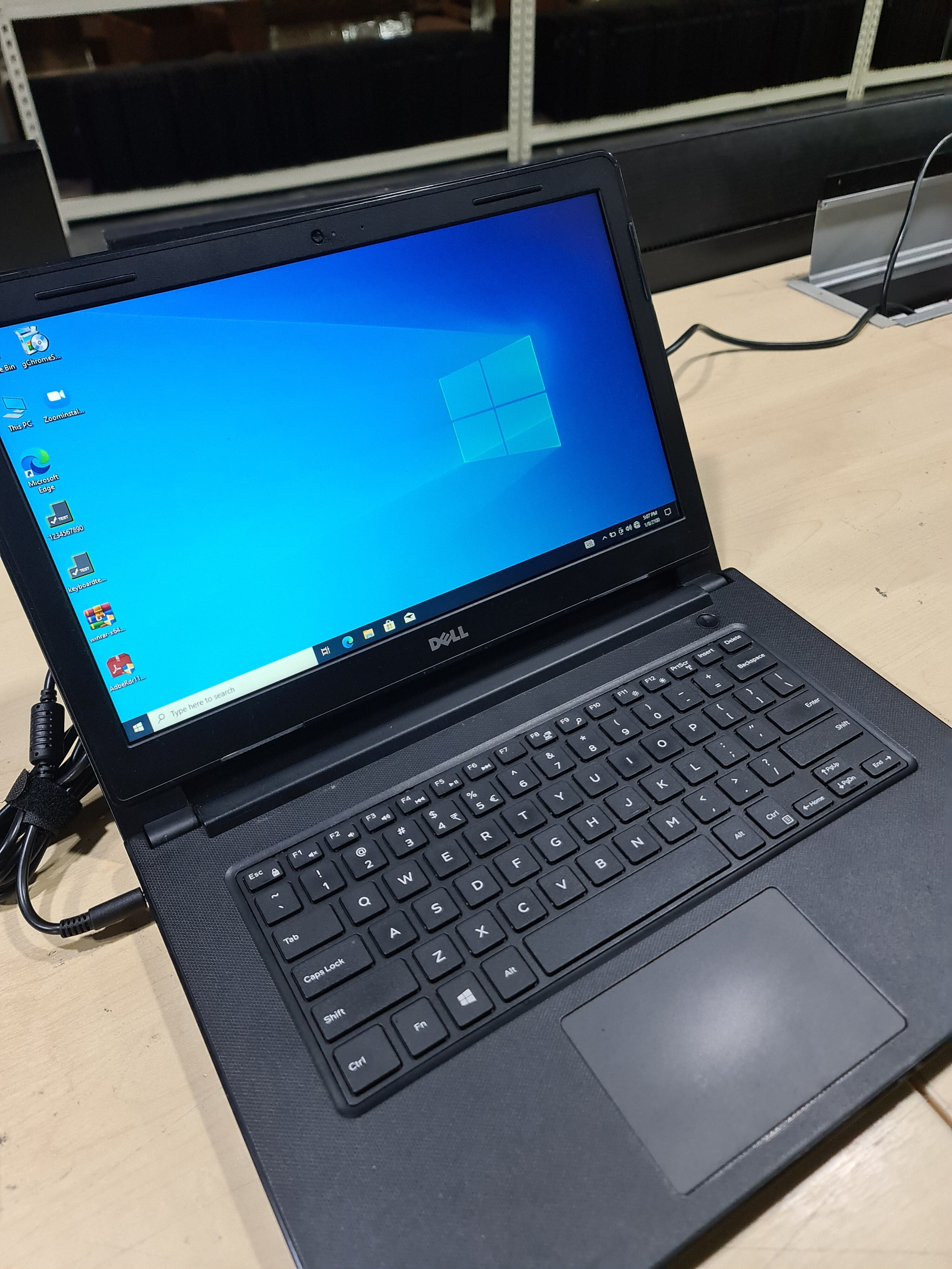 [Refurbished] Dell Inspiron 3558, 3468, 3511, 3576, 3515, 3593 Touchscreen 16GB DDR4 RAM 512GB M.2 NVMe SSD