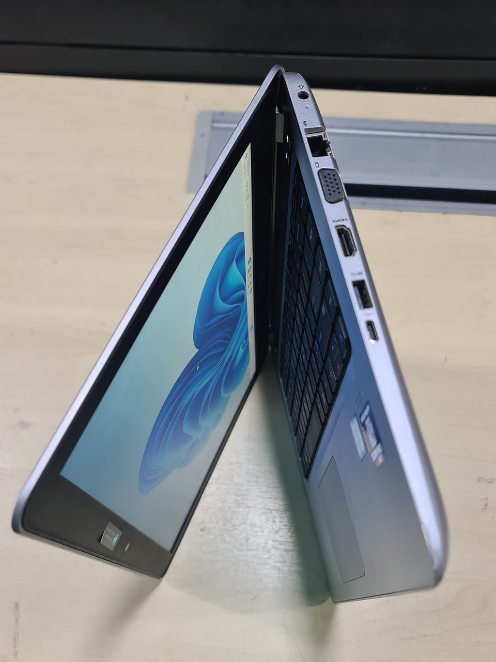 [Refurbished] HP Probook 440 G4/G5/G6, 430 G5 Intel Core i5 Nvidia GeForce 930MX 16GB DDR4 RAM 512 M.2 NVMe SSD Gaming Laptop