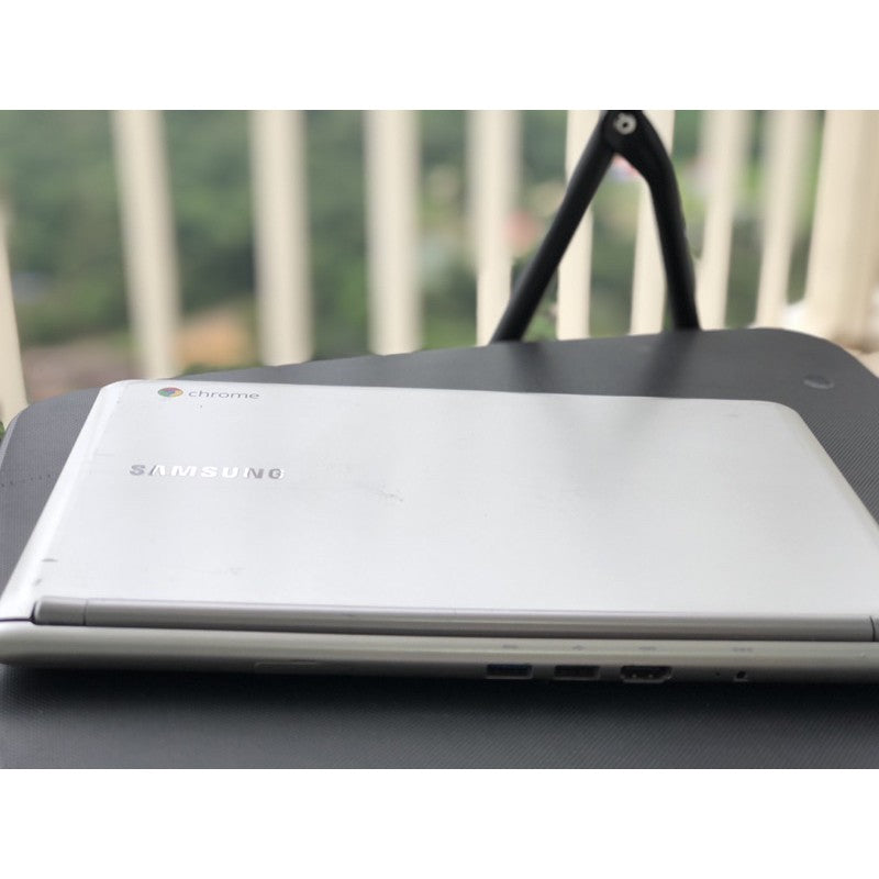 [Refurbished] Samsung Chromebook XE303C12-A01US, Exynos 5 Dual Processor, 2GB RAM, 16GB eMMC SSD ChromeOS