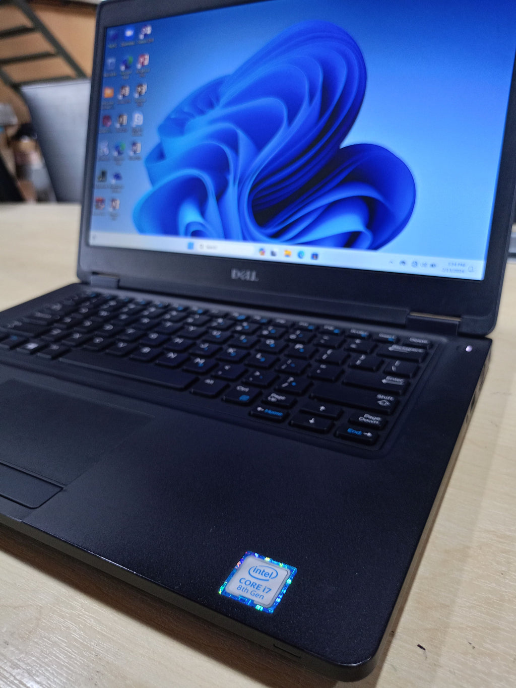 [Refurbished] Dell Latitude 5490, 5480, 5470 Intel Core i5 6th & 7th Gen 16GB RAM 512GB M.2 NVMe Laptop