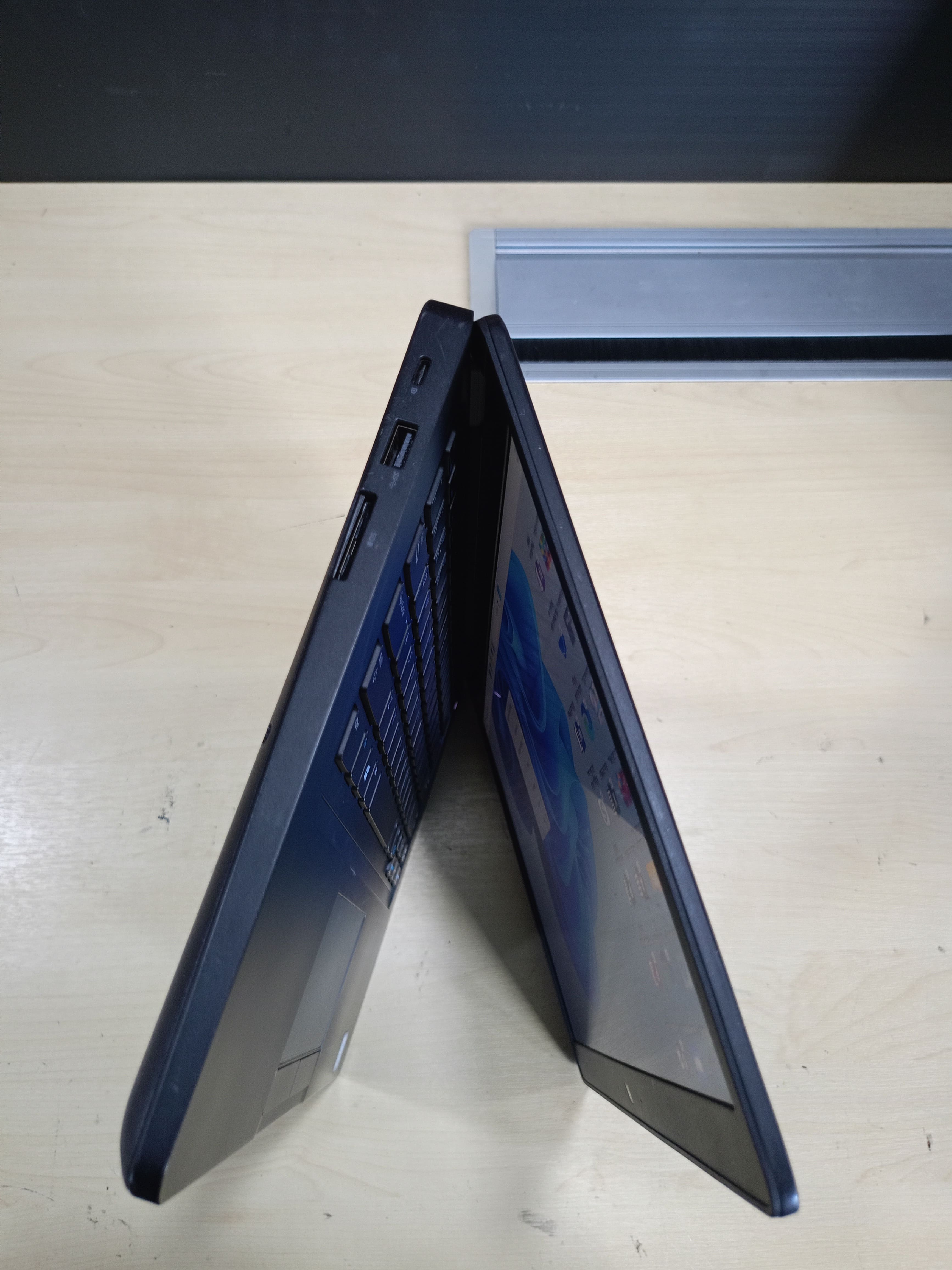 [Refurbished] Dell Latitude 5490, 5480, 5470 Intel Core i5 6th & 7th Gen 16GB RAM 512GB M.2 NVMe Laptop