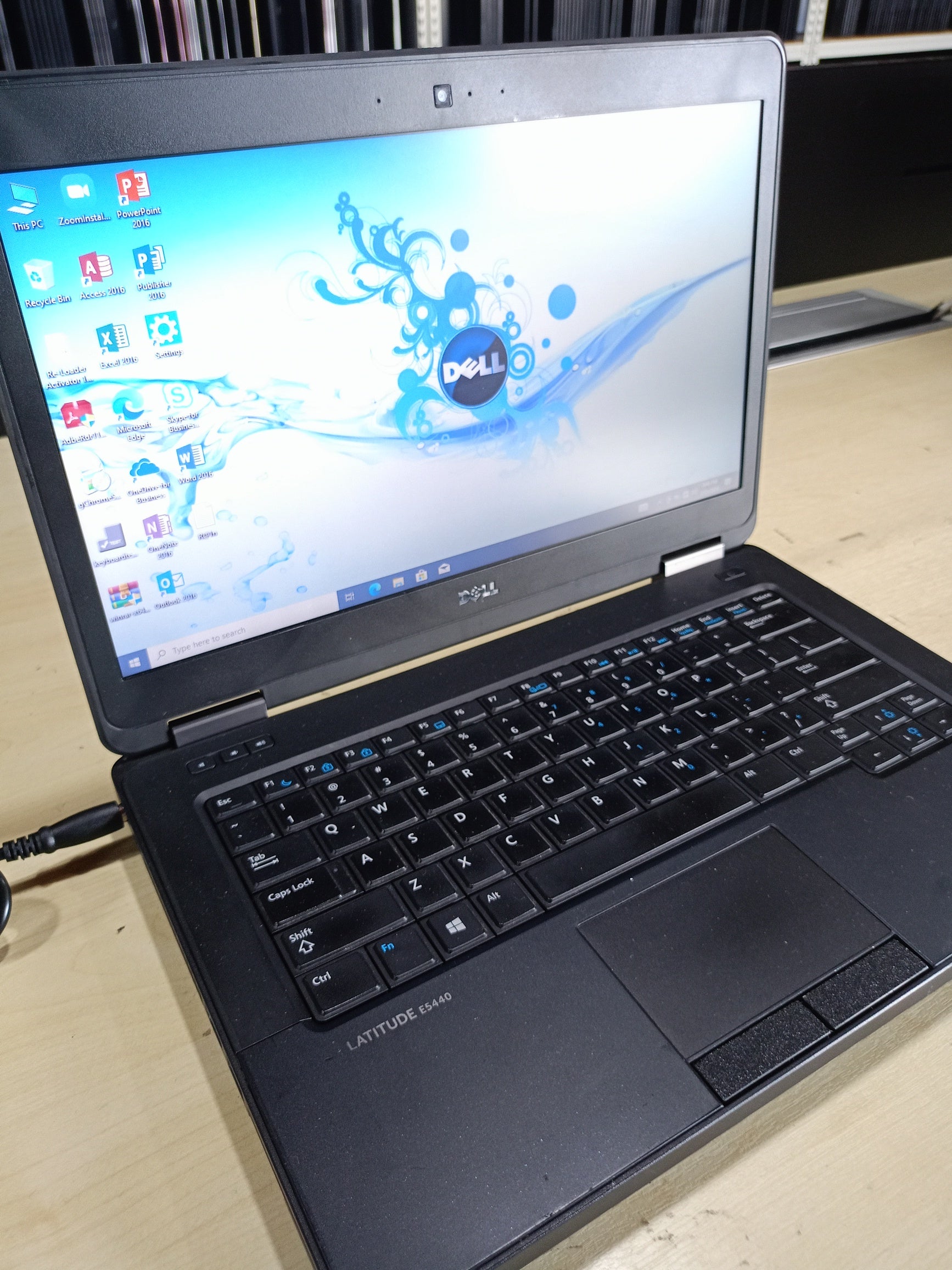 [Refurbished] Dell Latitude E5470, E5450 16GB RAM 512GB SSD Laptop For Student