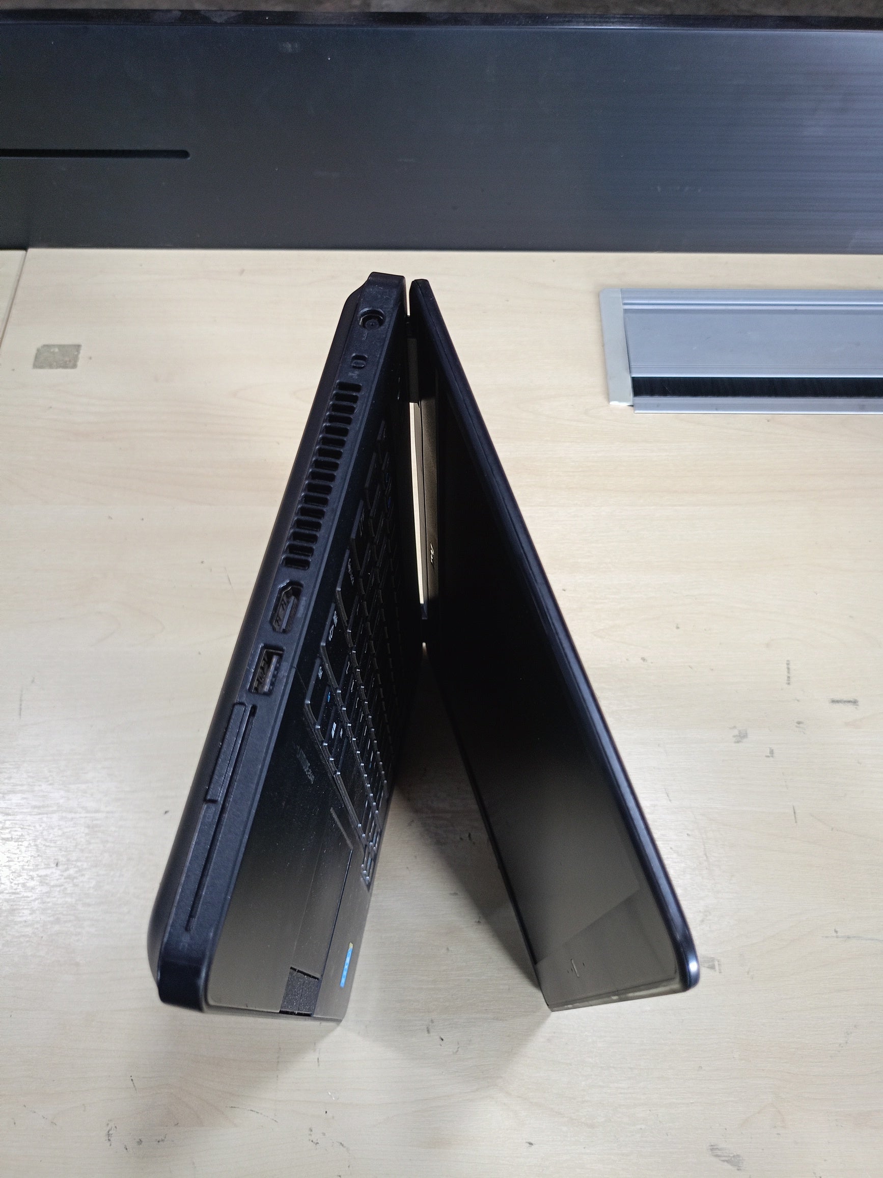 [Refurbished] Dell Latitude E5470, E5450 16GB RAM 512GB SSD Laptop For Student