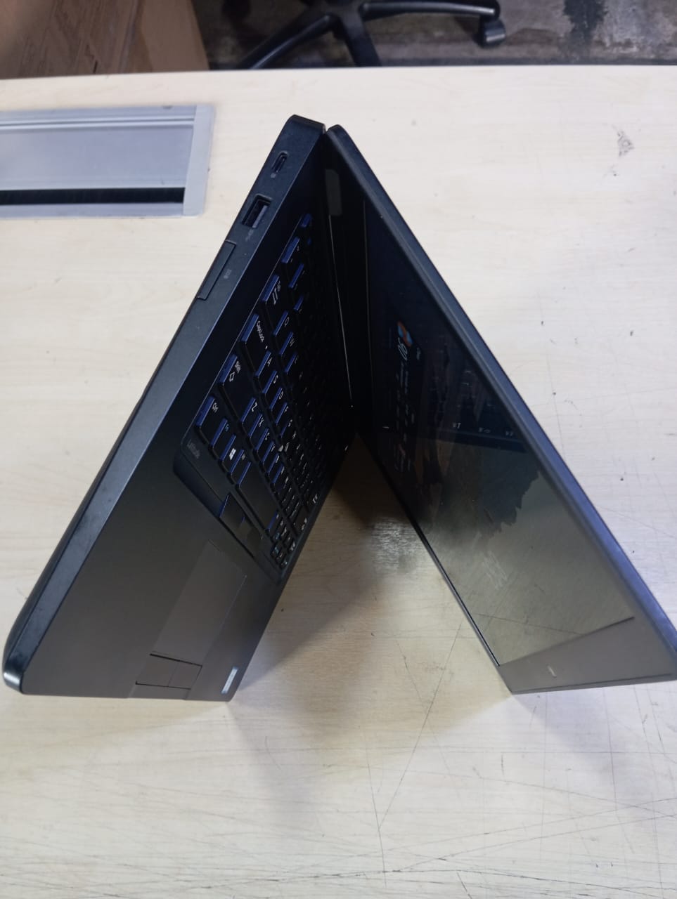 [Refurbished] Dell Latitude 5490, 5480, 5470 Intel Core i5 6th & 7th Gen 16GB RAM 512GB M.2 NVMe Laptop