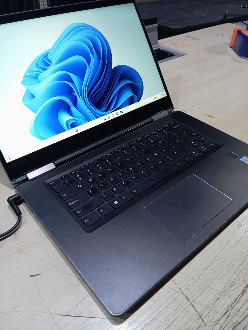 [Refurbished] Lenovo Thinkpad Yoga 710-151 Nvidia, 720-151 Intel Core i5 16GB RAM 512GB SSD Laptop