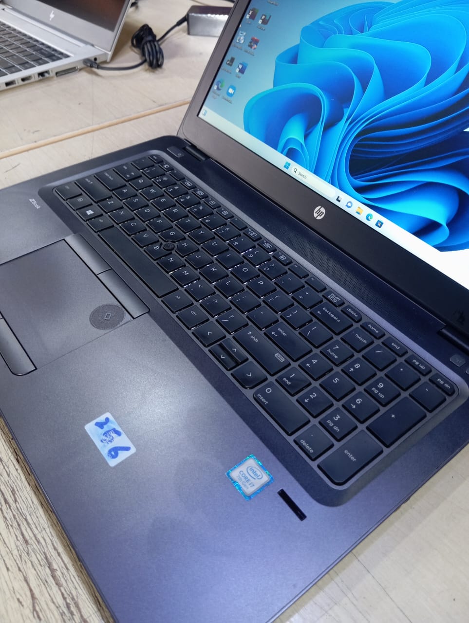 [Refurbished] HP Zbook 15V-G5 i7 8th Nvidia Quadro P600 4GBDDR5, 15U-G4 i7 7th Generation AMD FirePro W4190M (2GB GDDR5) 32GB DDR4 RAM 512GB M.2