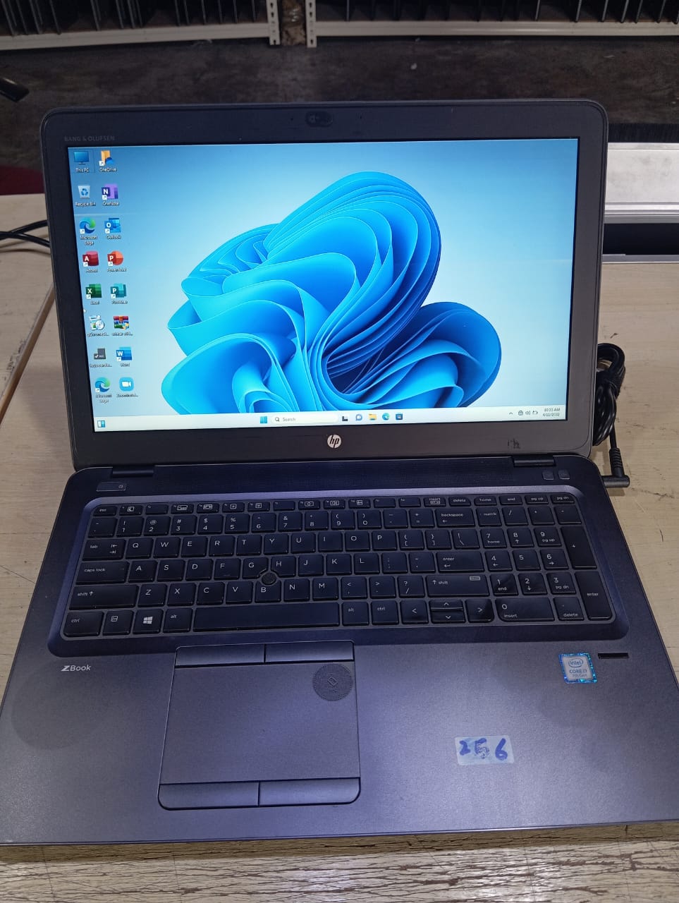 [Refurbished] HP Zbook 15V-G5 i7 8th Nvidia Quadro P600 4GBDDR5, 15U-G4 i7 7th Generation AMD FirePro W4190M (2GB GDDR5) 32GB DDR4 RAM 512GB M.2
