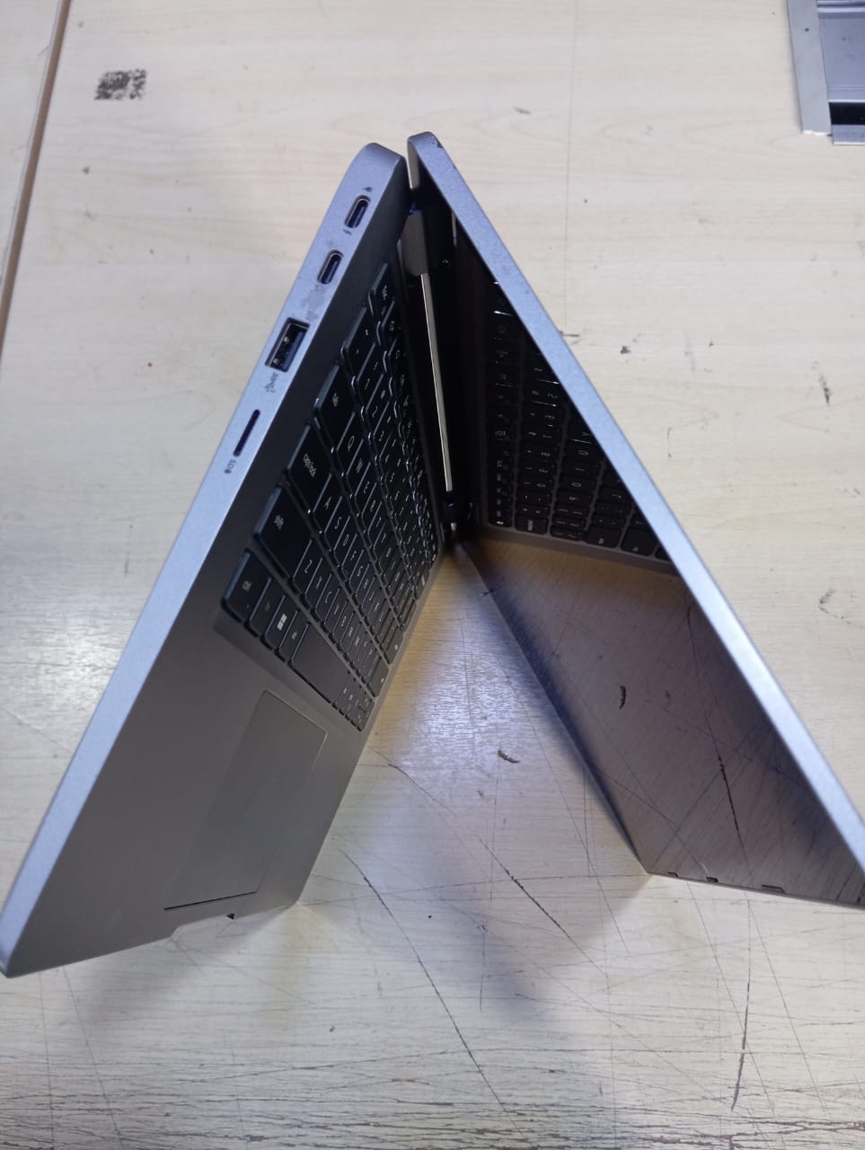 [Refurbished] Dell Latitude 5330 Core i5 12th Generation touchscreen (2in1) 16GB Ram 1TB M.2 NVMe Laptop