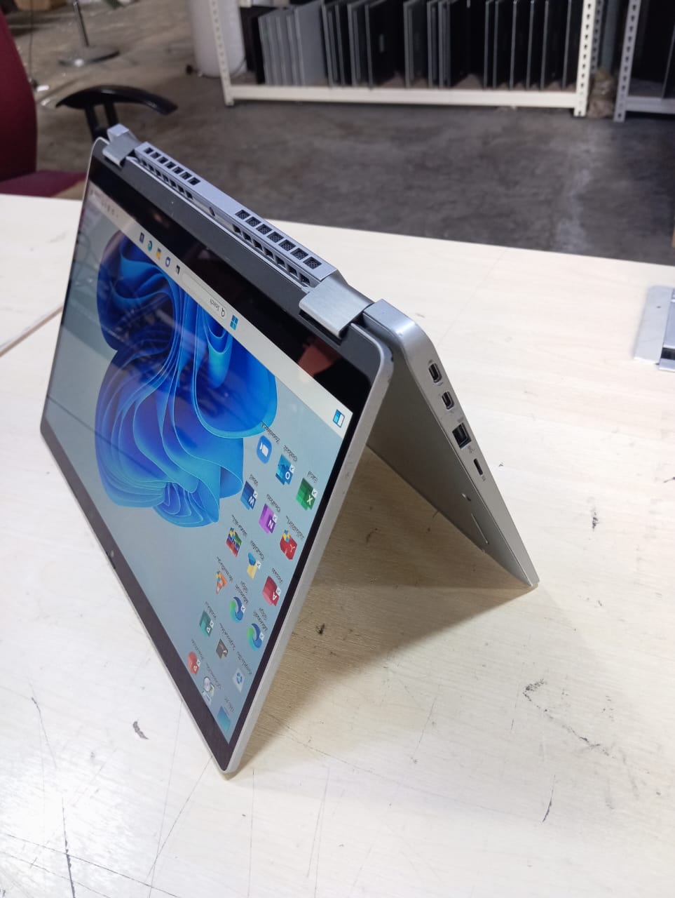 [Refurbished] Dell Latitude 5330 Core i5 12th Generation touchscreen (2in1) 16GB Ram 1TB M.2 NVMe Laptop