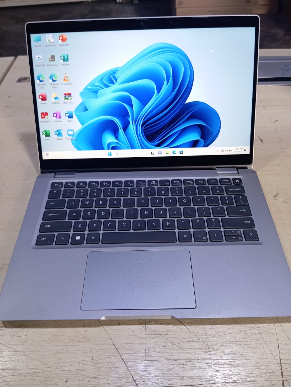 [Refurbished] Dell Latitude 5330 Core i5 12th Generation touchscreen (2in1) 16GB Ram 1TB M.2 NVMe Laptop