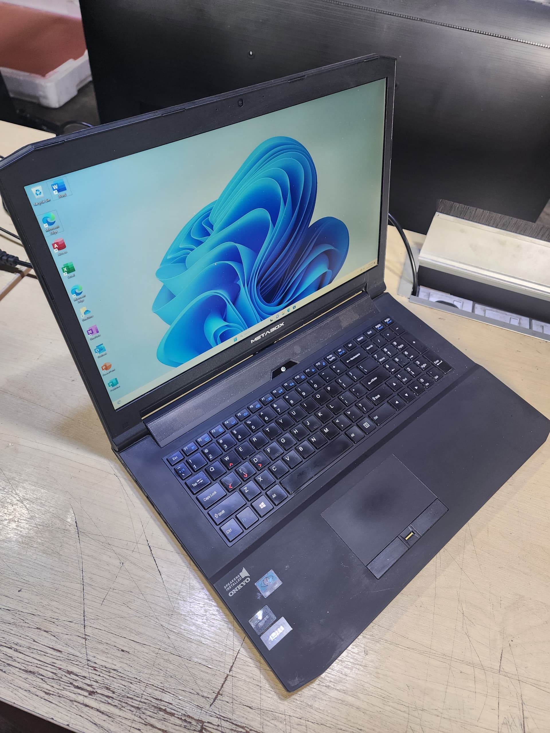 [Refurbished] Metabox PA71HP, N170RD Intel Core i7 Nvidia GeForce GTX 17.3" inch Display Gaming Laptop