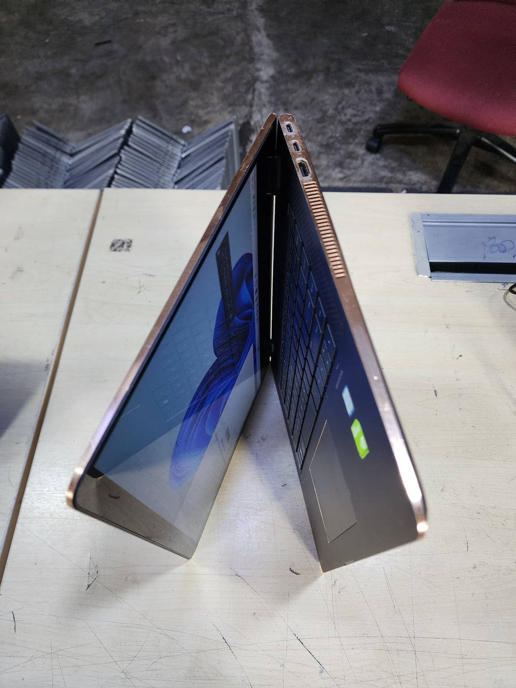 [Refurbished] HP Spectre X360 15-BL100DX, 15-BL1012DX Nvidia Graphics 16GB DDR4 RAM 512GB M.2 NVMe SSD Gaming Laptop