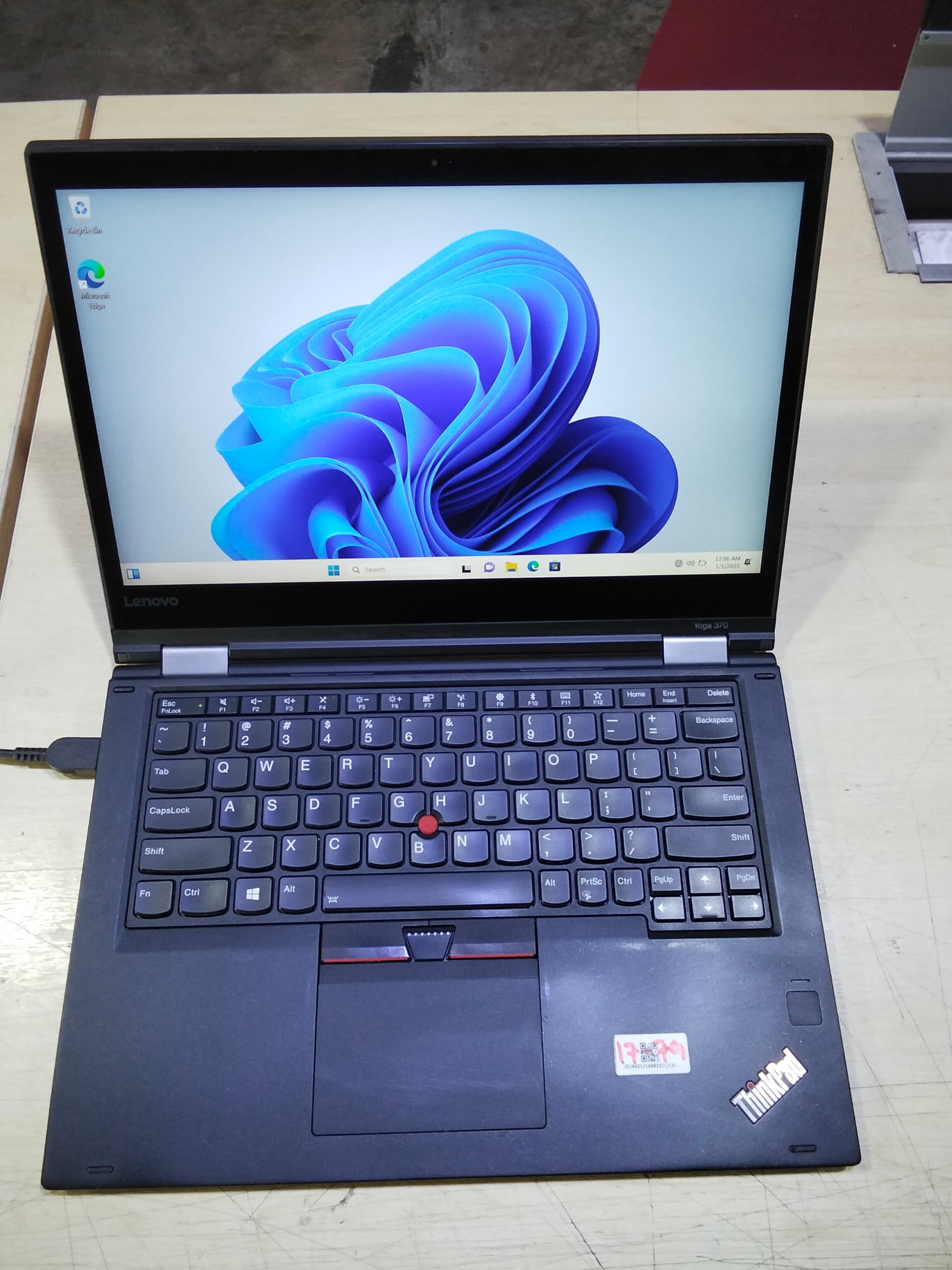 [Refurbished] Lenovo Thinkpad Yoga 370, 260, 380 16GB RAM 512GB SSD Flip 360° Laptop